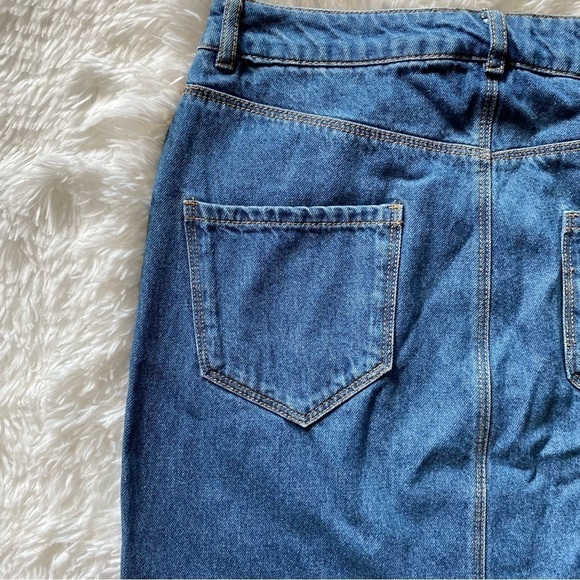 Embroidered patch denim mini skirt - Picture 11 of 12